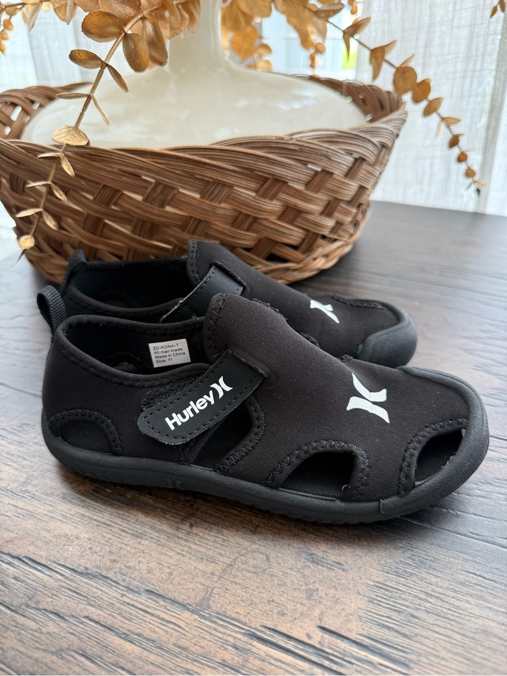 Hurley Kona toddler water shoes sandals, toddler size 11
